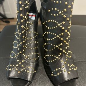MICHAEL Michael Kors Black and Gold Heeled Boots
